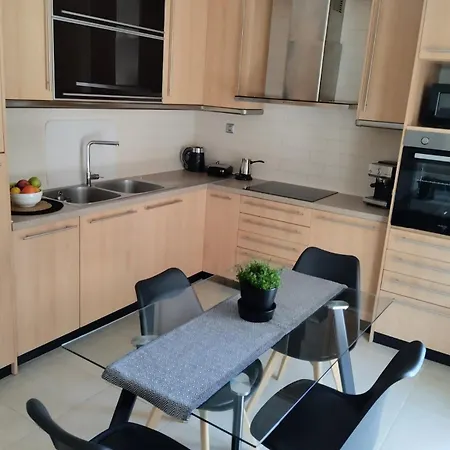 Summer Time Néoi Epivátai