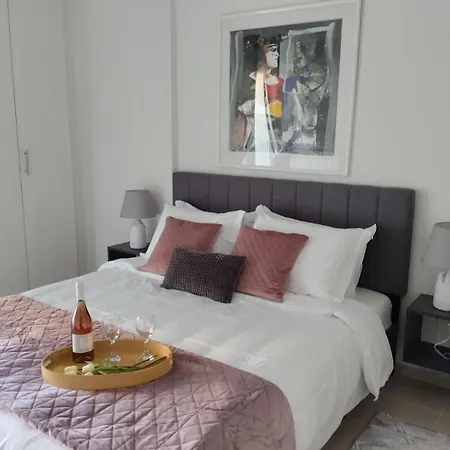 Summer Time * Néoi Epivátai