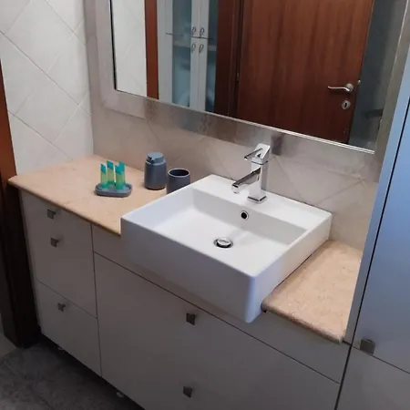 Summer Time * Néoi Epivátai